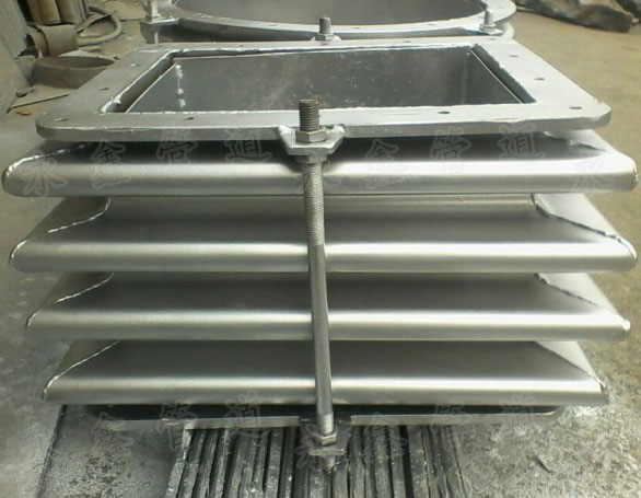 CE矩形波紋補(bǔ)償器